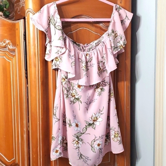 Off the shoulder mini small Romantic style. Ruffle under slip lace up by Montrez - Picture 1 of 9